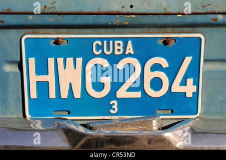 Kfz-Kennzeichen auf einem Oldtimer, Altstadt Habana Vieja, Havanna, Kuba, Caribbean Stockfoto