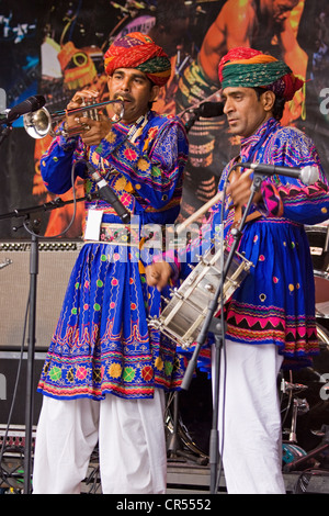 Mitglieder der Durchführung beim Hafenfest in Bristol, England UK Jaipur Kawa-Brass-band Stockfoto