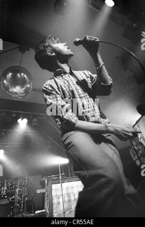 Lead-Sänger Damon Albarn mit Blur live bei der Veranstaltung in Brighton. 23. Mai 1994. Bild von James Boardman. Stockfoto