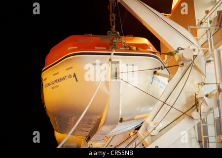 Rettungsboot der Stena Line schnell moderne Fähre in der Nacht in Belfast Hafen Nordirland Vereinigtes Königreich Stockfoto