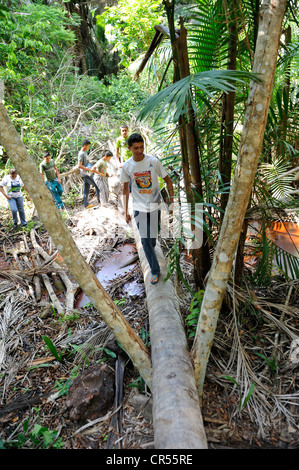 Open-Air-Unterricht in einer landwirtschaftlichen Schule für Kleinbauern in den Amazonas Regenwald, Maranhao, Brasilien, Lateinamerika Stockfoto