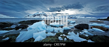 Eis und Fels, antarktische Region, Antarktis Stockfoto