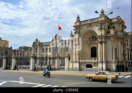 Regierungspalast an der Plaza Mayor und Plaza de Armas, Lima, UNESCO World Heritage Site, Peru, Südamerika Stockfoto