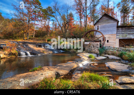 Laudermilk Getreidemühle im Nordosten Georgia, USA. Stockfoto