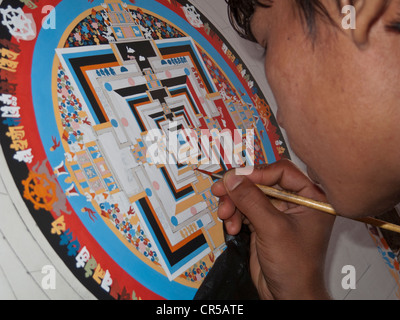 Maler malen ein Thanka oder Thangka Malerei, Boudnath, Kathmandu, Nepal, Südasien Stockfoto