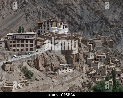 Lamayuru Gompa, eines der wichtigsten Klöster im ehemaligen Königreich von Ladakh, Gästehaus, Jammu und Kaschmir, Indien, Asien Stockfoto