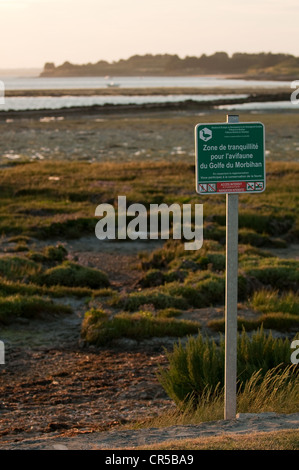 Frankreich, Morbihan, Saint Armel, Morbihan Gulfe, Ile Tascon (Tascon Insel), Schild mit der Aufschrift Zone de erholsame de l'avifaune Stockfoto