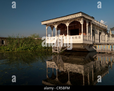 Hausboot auf Dal-See, beliebt, um Touristen in Srinagar, Jammu und Kaschmir, Indien, Asien Stockfoto