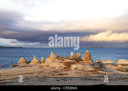 Norwegen, Lappland, Finnmark County, Lakselv, Billefjord Halbinsel, Trollholmsundet Website, Erosion auf Dolomiten Stockfoto