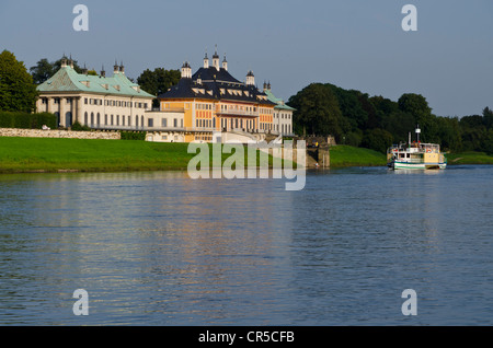 Schloss Pillnitz Schloss, auf dem Fluss Elbe, Dresden, Sachsen, Deutschland, Europa Stockfoto