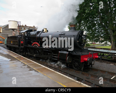 Makellose Dampf Lok Anzahl 7827 Lydham Manor in Paignton Bahnhof dämpfen. Baujahr 1950 und im Ruhestand in 1965 Stockfoto