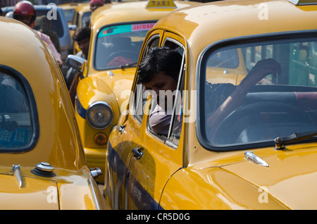 Stau während der Hauptverkehrszeit in Kolkata, Westbengalen, Indien, Asien Stockfoto