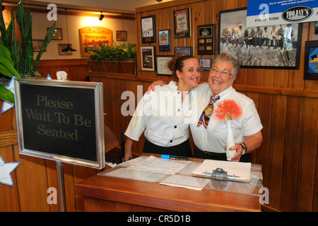 Fort Ft. Lauderdale Florida, Plantation, TooJay's Gourmet Deli and & Bakery, Restaurant Restaurants Essen Essen Essen Essen Essen gehen Cafe Cafés Bistro, Gastgeberin, warten Stockfoto