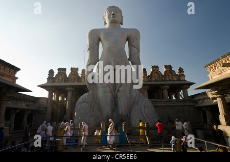 Statue von Lord Gomateshwara, der höchste monolithische Statue der Welt gewidmet Lord Bahubali, geschnitzt aus einem einzigen Stockfoto