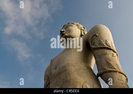 Statue von Lord Gomateshwara, der höchste monolithische Statue der Welt gewidmet Lord Bahubali, geschnitzt aus einem einzigen Stockfoto