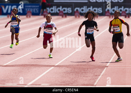 Wettbewerber in NYC Boys 100m Rennen 2012 NYC Grand Prix, Icahn Stadium, Randall Island, New York Stockfoto