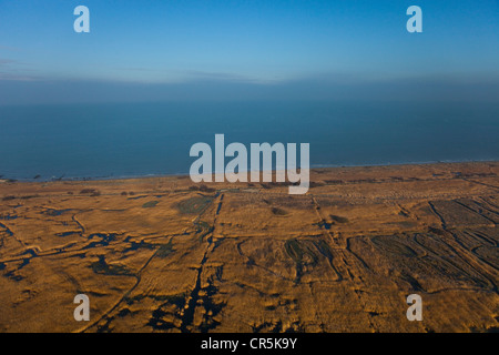 Frankreich, Calvados, Asnelles, Sümpfe neben Gold Beach (Luftbild) Stockfoto