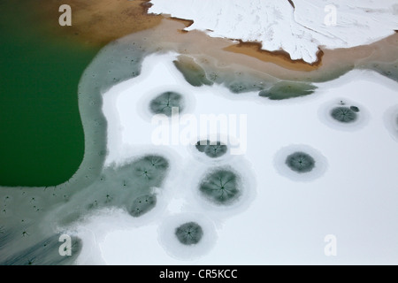 Frankreich, Eure, Sandgruben im Seine-Tal, Compagnie des Sablieres De La Seine, Lafarge, Gaillon Website, gefrorenes Wasser (Luftbild) Stockfoto