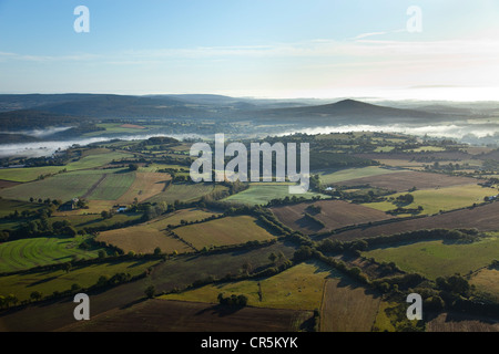 Orne, Frankreich Normandie-Maine natürliche regional Park, Gandelain, la Butte Chaumont im Hintergrund (Luftbild) Stockfoto