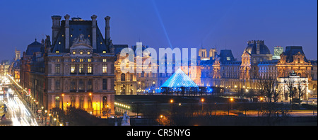 Frankreich, Paris, das Museum und die Pyramide des Louvre vom Architekten Ieoh Ming Pei Stockfoto