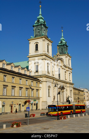 Polen, Warschau, Kreuzkirche, erbaut zwischen 1679-1696, Ul. Krakowskie Przedmiescie 3, im Inneren ist eine Kristall-Urne mit gehalten. Stockfoto