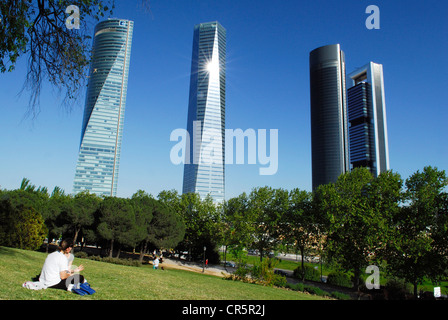 Spanien, Madrid, Cuatro Torres Business Area (CTBA), befindet sich entlang des Paseo De La Castellana; von rechts nach links Ro der Torre Stockfoto