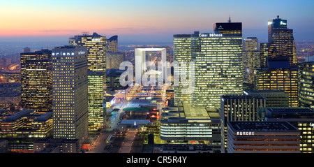 Frankreich, Hauts de Seine, das Geschäftsviertel von La Défense und die Grande Arche von dem Architekten Otto von Spreckelsen Stockfoto