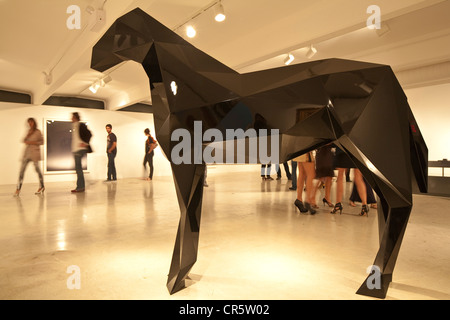 USA, Florida, Miami, 30th Street NW, Emmanuel Perrotin Galerie Skulptur «Le Cheval» (das Pferd) von Xavier Veilhan Stockfoto