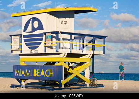 USA, Florida, Miami Beach, South Beach, Lebensretter Kabine am Strand auf der Ebene der 3rd street Stockfoto