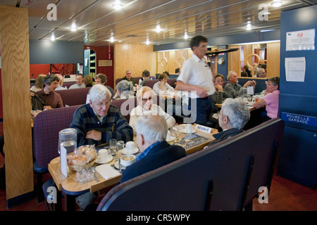 Kanada, Quebec Provinz, Duplessis Region, Kreuzfahrt auf der Nordik-Express, die Passagiere Speisesaal Stockfoto