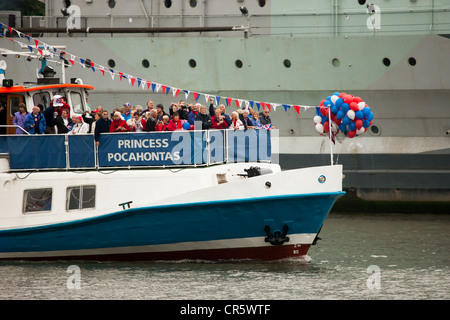Königin Elizabeth II Diamond Jubilee Flottille Stockfoto