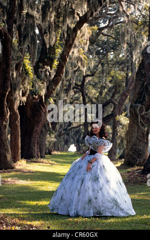 Vereinigten Staaten Georgien Savannah St Simon Insel Oak Alley Talaxe Vasquez Doppelgänger von Scarlett O'Hara im Film verweht Stockfoto