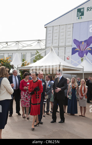 Prinzessin Anne und ihr Mann Vizeadmiral tim Lawrence kommen an der Chelsea Flower Show 2012, London, UK, England Stockfoto