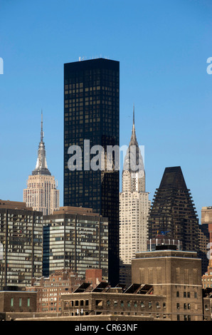 USA, New York City, Manhattan, gesehen vom Queens mit Empire State Building und Chrysler Building Stockfoto