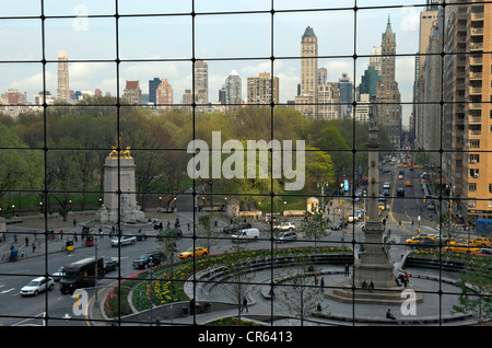 Vereinigte Staaten, New York City, Manhattan, Columbus Circle, Time Warner Center, entworfen von David Childs und Mustafa Kemal Abadan Stockfoto