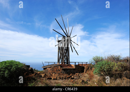 Alte Windmühle in der Nähe von Santo Domingo de Garafía, La Palma, Kanarische Inseln, Spanien, Europa Stockfoto