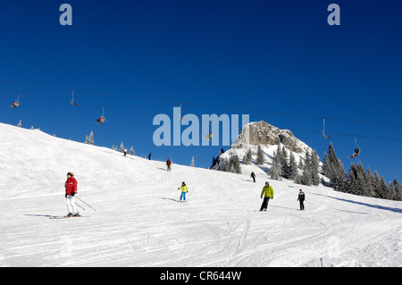 Finstermuenz-Sessellift, Brauneck-Skigebiet in der Nähe von Lenggries, Isarwinkel, Upper Bavaria, Bavaria, Germany, Europe, PublicGround Stockfoto