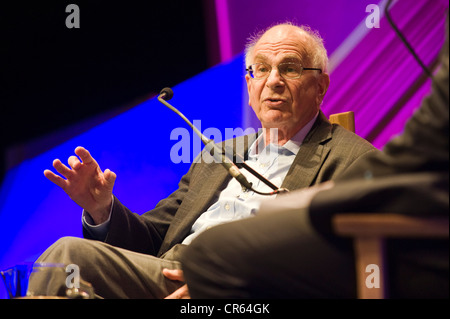 Daniel Kahneman, Nobel-Ökonomie-Nobelpreisträger abgebildet auf der Telegraph Hay Festival 2012, Hay-on-Wye, Powys, Wales, UK Stockfoto