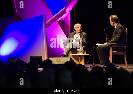 Daniel Kahneman, Nobel-Ökonomie-Nobelpreisträger abgebildet auf der Telegraph Hay Festival 2012, Hay-on-Wye, Powys, Wales, UK Stockfoto