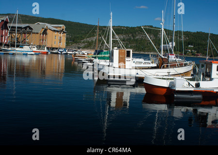 Kleine Boote im Hafen von Råkvåg, Rissa, Sør-Trøndelag, Norwegen Stockfoto