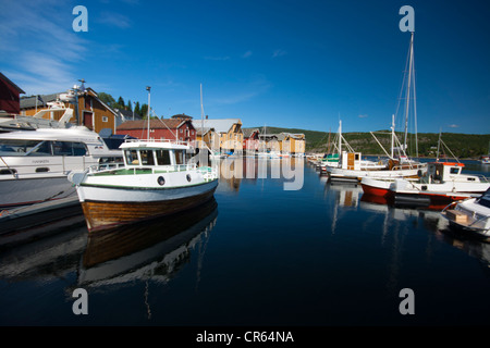 Kleine Boote im Hafen von Råkvåg, Rissa, Sør-Trøndelag, Norwegen Stockfoto