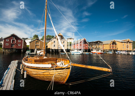 Kleine Boote im Hafen von Råkvåg, Rissa, Sør-Trøndelag, Norwegen Stockfoto