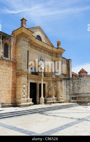 Kathedrale von Santa Maria la Menor, älteste Kathedrale der neuen Welt, 1532, Santo Domingo, Dominikanische Republik, Caribbean Stockfoto