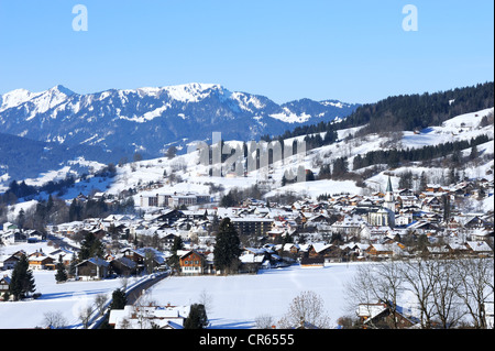 Bad Hindelang im Winter, Ostrachtal Tal, oberen Allgäu, Schwaben, Bayern, Deutschland, Europa Stockfoto