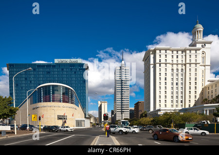 Südafrika, Western Cape, Cape Town, International Convention Centre (CTICC) und Westin Grand Hotel auf der rechten südlichen Sonne Stockfoto