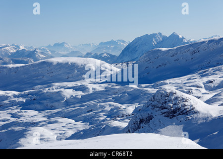 Österreich, Oberösterreich, Blick auf schneebedeckte Berge Dachstein Stockfoto