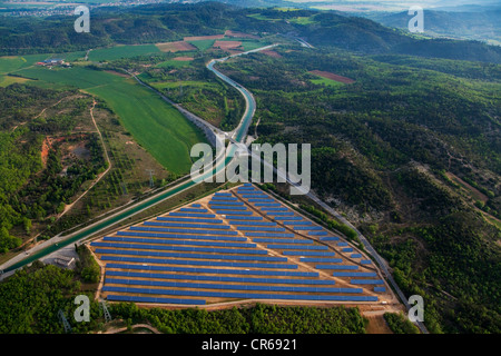 Frankreich, Var, Vinon Sur Verdon, Photovoltaik-Park in polykristallinen Silizium und ohne konkrete Grundlagen von Solaire Durance, Stockfoto