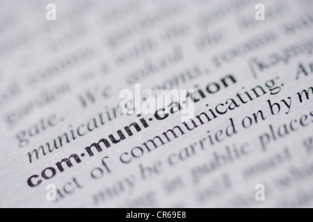 Wörterbuch-Seite mit Kommunikation Definition, Nahaufnahme Stockfoto