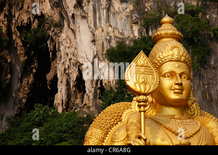 Statue des Gottes Murgan, hinduistische Festival Thaipusam, Batu Caves-Kalkstein-Höhlen und Tempel, Kuala Lumpur, Malaysia Stockfoto