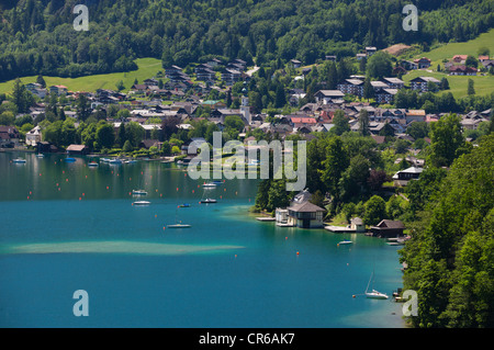 Österreich, St. Gilgen, Blick auf Stadt mit Wolfgangsee See Stockfoto